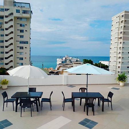 Alojate A Una Calle De La Playa Y Malecon Salinas  Exteriör bild