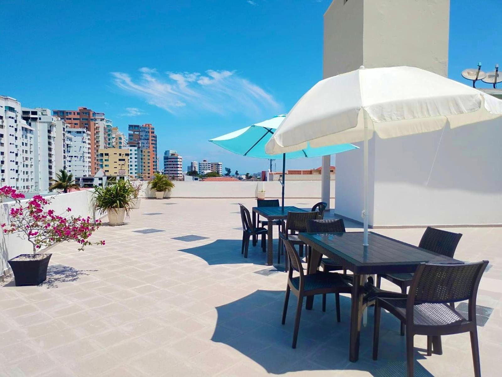 Alojate A Una Calle De La Playa Y Malecon Salinas  Exteriör bild